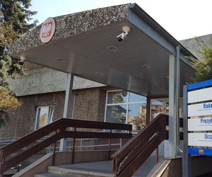 Urzędnicy z Leszna będą pracować 7 godzin