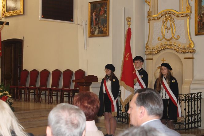 Jubileusz 40-lecia połączony był ze świętem szkoły, ponieważ obchodzi ona również 28. rocznicę nadania imienia.
