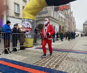 Bieg Mikołajów w Olsztynie 2023. Kilkaset osób pobiegło dla dzieci. Zobaczcie zdjęcia!