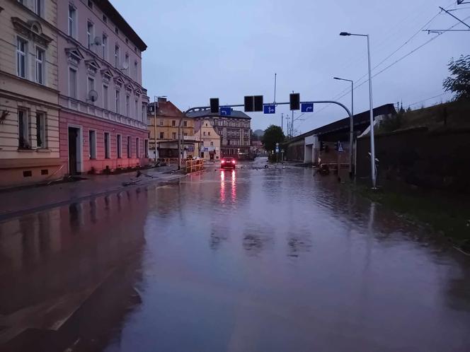 Dramatyczne zdjęcia z Kłodzka. Tak wygląda miasto zalane przez wielką wodę