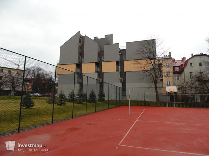 Budowanie "po krakosku", czyli przybij sobie piątkę z sąsiadem przez balkon?!