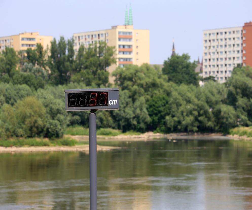 Poziom wody w Wiśle spadł poniżej 40 centymetrów. Wstrzymano kursowanie promów