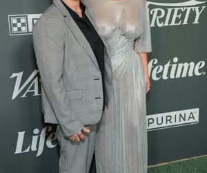 Sydney Sweeney w prześwitującej sukience. Obok m.in. legenda boksu