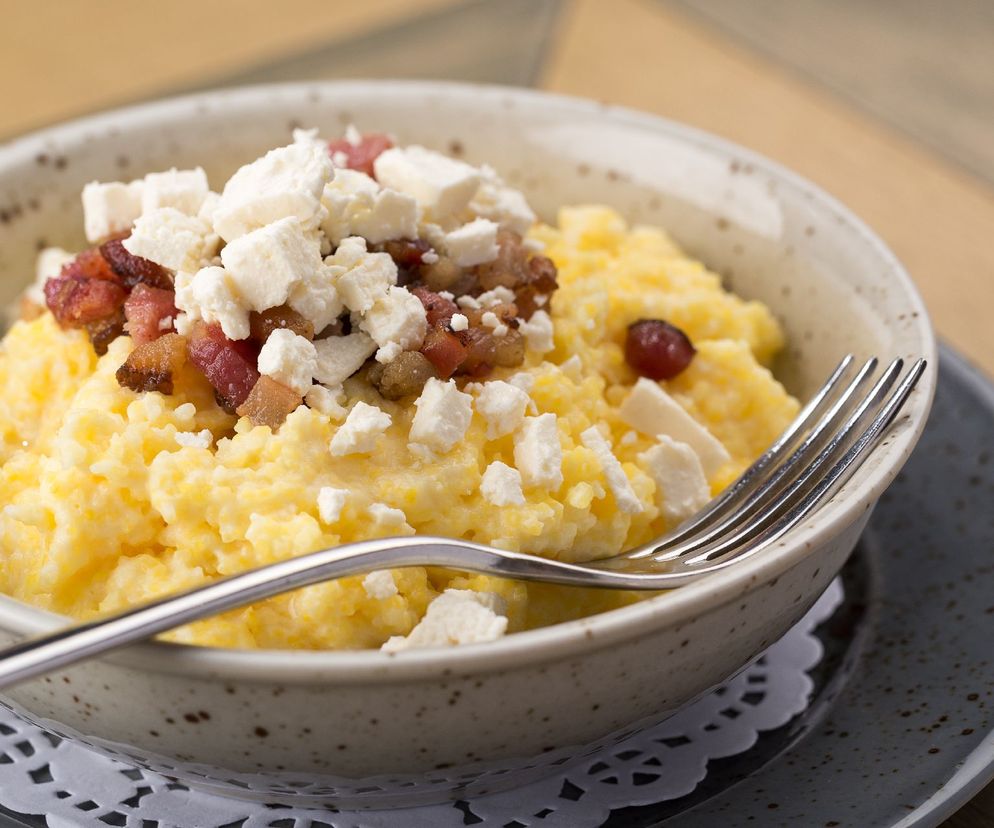 Banosz, banusz - przepis na sycącą ukraińską potrawę z kaszy kukurydzianej