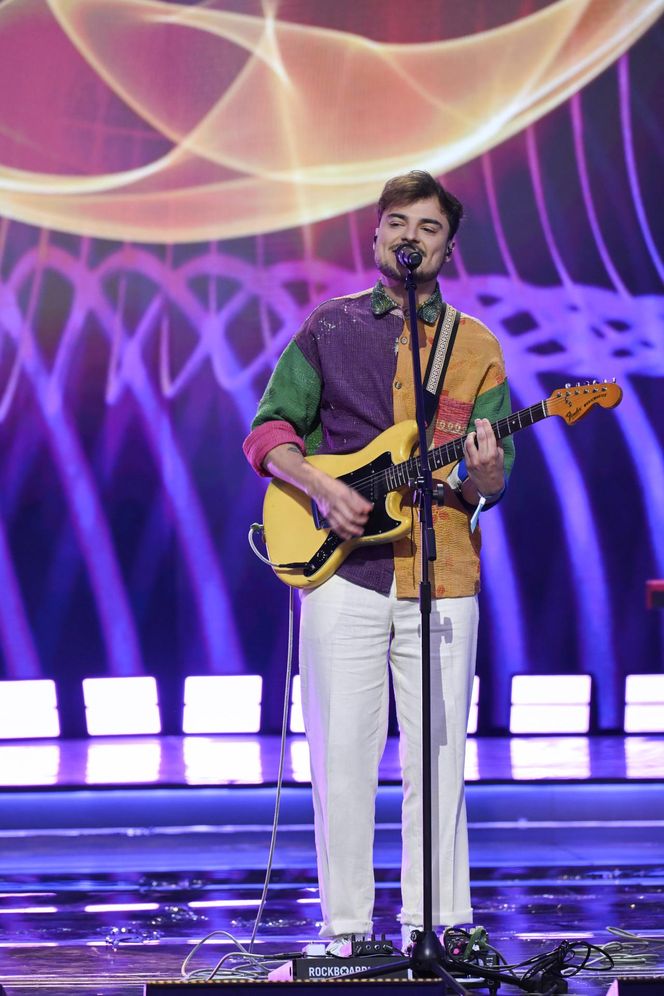 Był kelnerem w Sopocie, teraz zachwycił na Polsat Hit Festiwal 2025 w tym samym mieście. Wiktor Dyduła święci triumfy