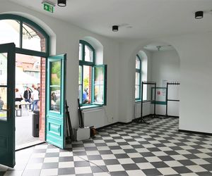 Dworzec w Leśnej po remoncie