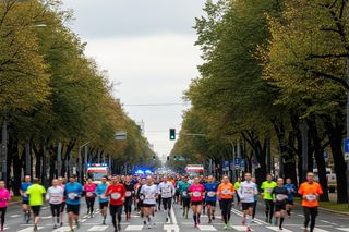 Bieg Niepodległości 2025 w Warszawie. Jaką trasą pobiegną uczestnicy?