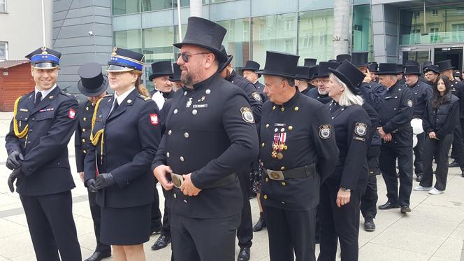 Tyle szczęścia na raz tylko w Bydgoszczy. Przez miasto maszerowało 150 kominiarzy, w tym trzech z Włoch