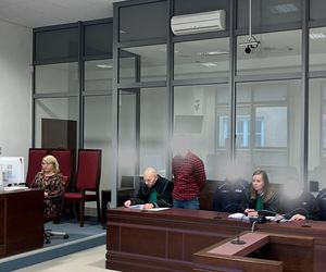 Najpierw ich pobili, a później spalili na stosie. Ruszył proces 