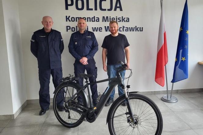 Właściciel skradzionego roweru z Niemiec już raz wysłał maila policji. Tym razem przyjechał osobiście