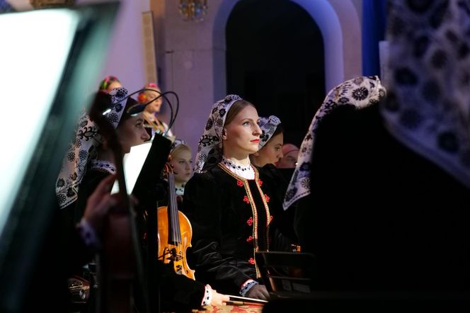 Występ zespołu Mazowsze w Starachowicach