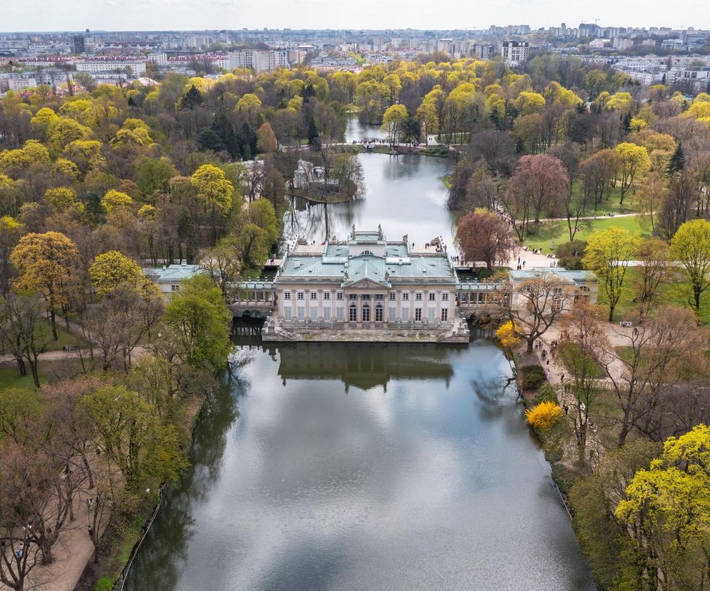 Renowacja w Łazienkach Królewskich. Historyczny budynek otworzy się na park