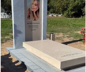 Tak wygląda grób Soni Szklanowskiej 4 miesiące po pogrzebie. Napis na nagrobku łamie serce