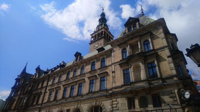 O tym mieście mówią "mała Praga". Twierdza, podziemia i najstarszy kamienny most 