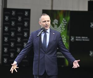 Iskrzy między Donaldem Tuskiem a Karolem Nawrockim