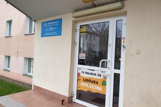 Lodówki społeczne w Olsztynie. Nowa stanęła w centrum kampusu akademickiego [ZDJĘCIA]
