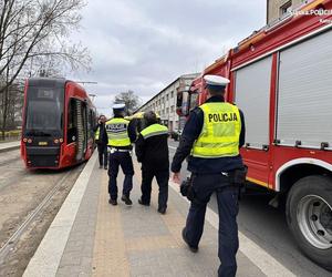 Katowice. 69-latek wyszedł z tramwaju i wtargnął pod autobus