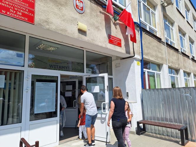 Kilkanaście przypadków złamania ciszy wyborczej na Podkarpaciu