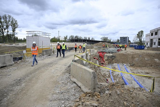 Byliśmy na budowie ostatniej stacji metra w Warszawie. Widok zapiera dech w piersiach