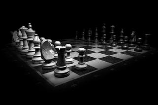 Krakowski naukowiec wymyślił niezwykły sposób gry w szachy! Nie uwierzysz, co go zainspirowało