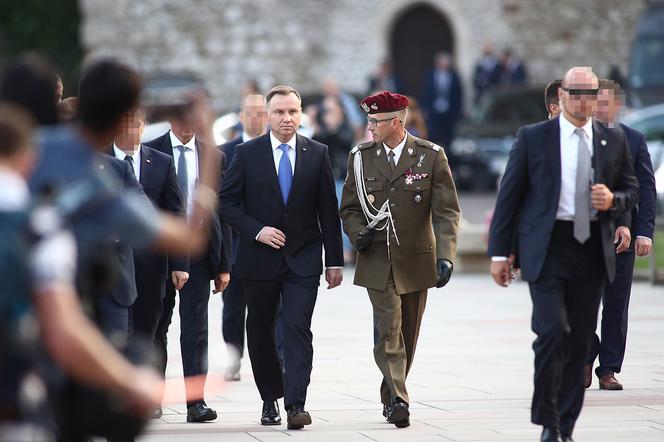 PiS modli się za Lecha Kaczyńskiego na Wawelu