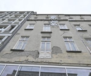 „To co robi miasto, to skandal”. Warszawa sprzedaje zabytkową kamienicę w centrum za grube miliony