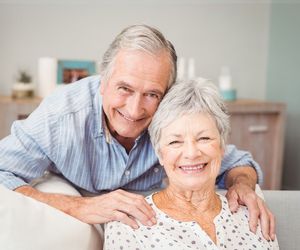 Od dziś ZUS wypłaca 1022 zł KAŻDEMU emerytowi. Co zrobić, by dostać pieniądze? [SZCZEGÓŁY]