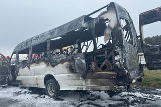 Bus spłonął na drodze pod Tarnowem. Jechało nim ponad 20 osób