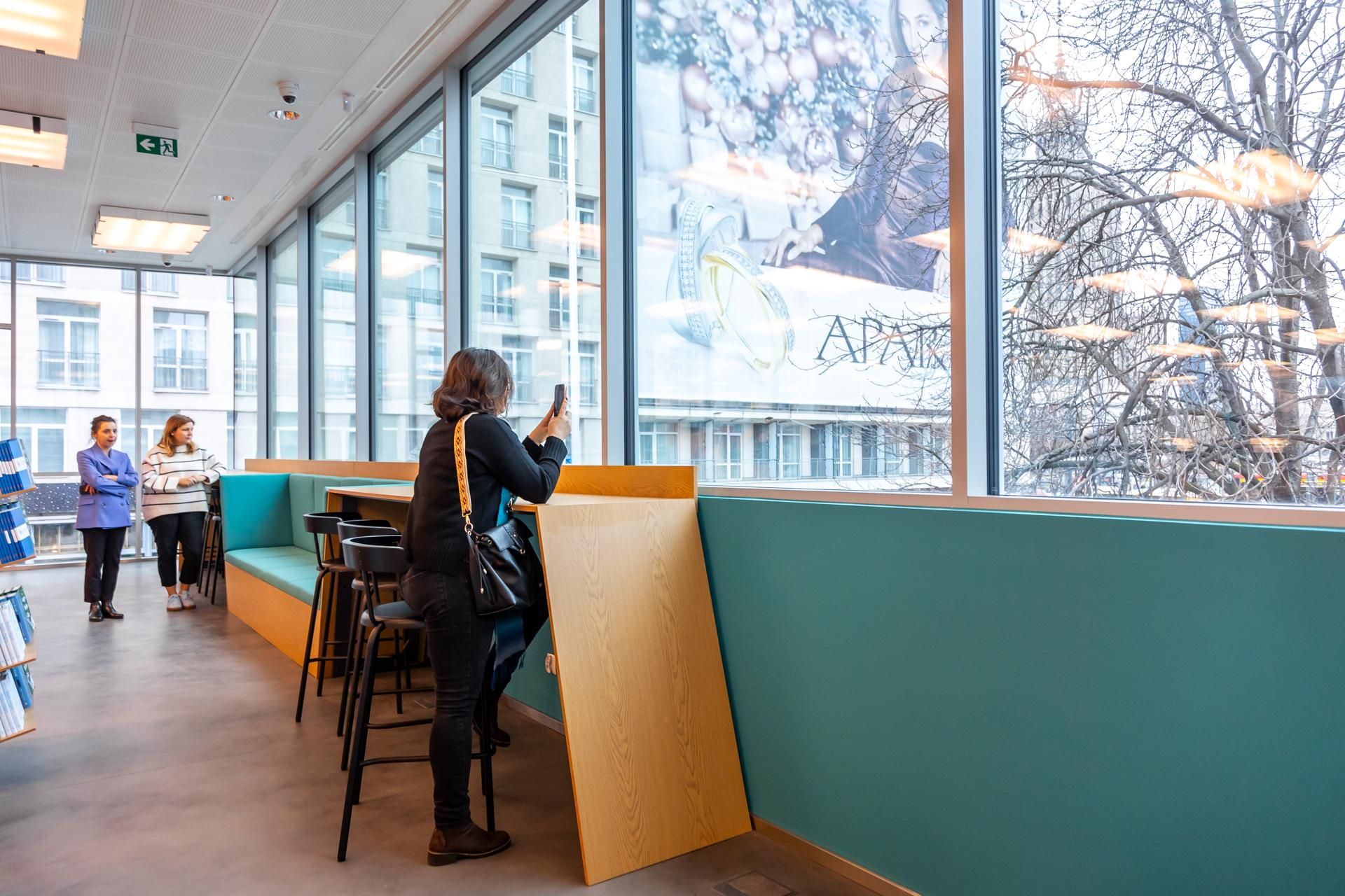 Wnętrza odnowionej "Cepelii" w Warszawie