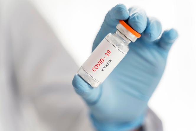  Koncerny farmaceutyczne prowadzą badania dotyczące skuteczności ich szczepionek w walce z nowymi wariantami koronawirusa