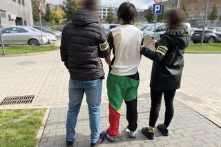 Krwawa awantura w Łodzi! Zazdrosny 27-latek ugodził rywala nożem. Grozi mu dożywocie