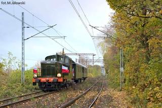 Kolejowe Zakamarki Wrocławia z okazji 11 listopada. Przejażdżka pociągiem retro po Wrocławiu 