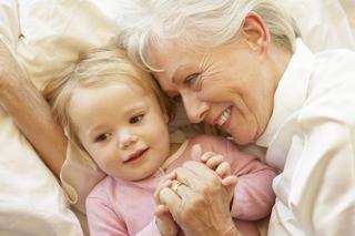 Jak ułożyć relacje z babcią? Podpowiadamy, jak uniknąć konfliktów