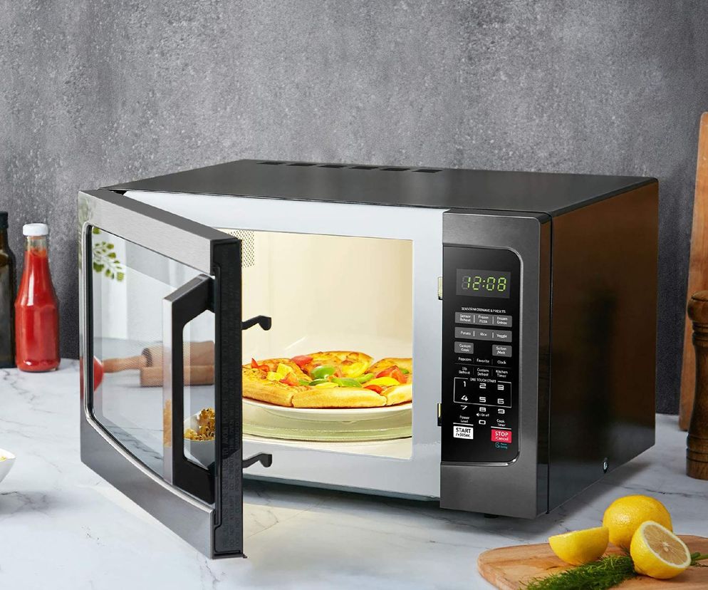 Co można wkładać do kuchenki mikrofalowej, a czego nie?