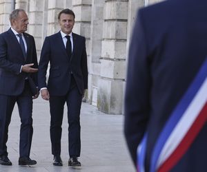 Tusk Macron