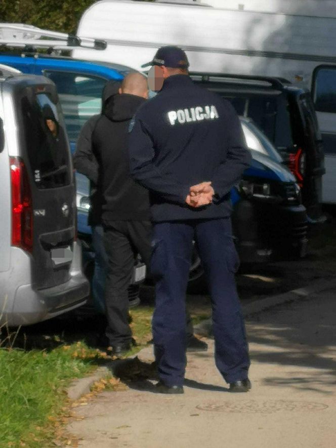 ABW w akcji. Znaleziono broń i materiały wybuchowe. Trwa ewakuacja