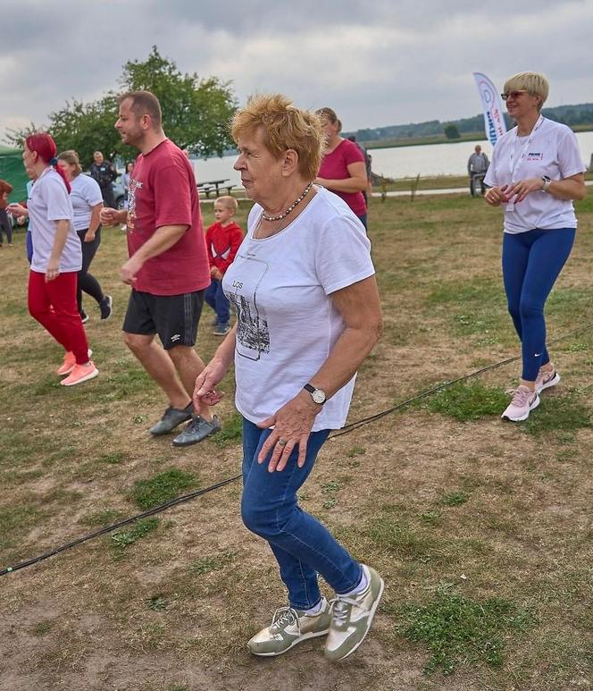 Siedlczanie chętnie korzystali z bezpłatnych badań, porad specjalistów i aktywności na świeżym powietrzu nad zalewem podczas "Pikniku dla serca"