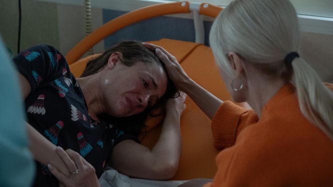 Na Wspólnej odc. 4016: Ania (Sonia Mietielica), Ewa (Ewa Gawryluk)