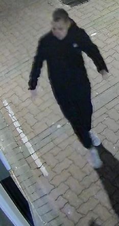 Demolka w centrum Tarnowa. Policja szuka mężczyzny ze zdjęć