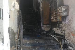 Pożar bloku w Tarnowie. Włóczęga posłał 12 osób do szpitala. Wśród poszkodowanych są dzieci