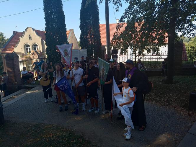   Tłumy pielgrzymów w Gietrzwałdzie. Trwa odpust i dożynki archidecezjalne. Zobacz zdjęcia