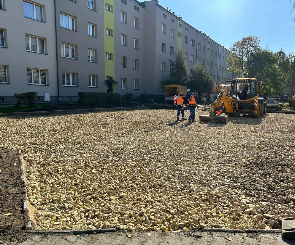 Nowe parkingi w Piekarach