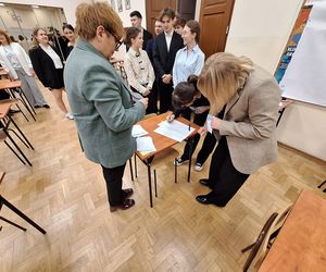 Maturzyści z Rzeszowa rozpoczęli egzaminy 