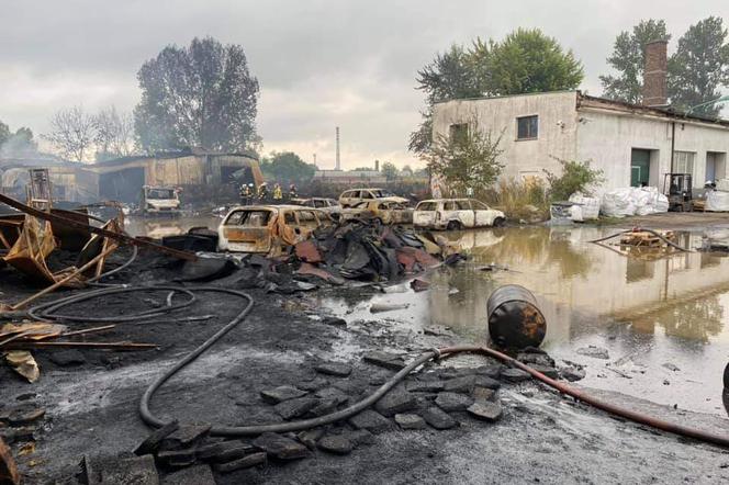 Sosnowiec: W pożarze wysypiska spłonął warsztat pana Kamila. Została ruina! 