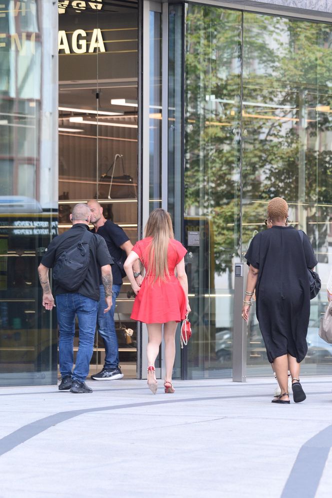 Zakupy Jennifer Lopez w Warszawie. Oto jej siatki