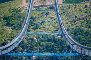 Oto najwyższy most na świecie! Zobacz, co zbudowano w Chinach