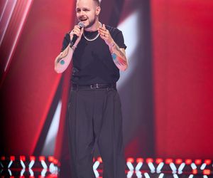 The Voice of Poland. Przez chorobę wstydził się śpiewać. Po 10 latach wraca odmieniony, by spełnić marzenia!