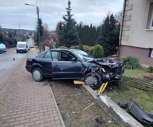 Kierowca staranował policyjną blokadę w Starachowicach