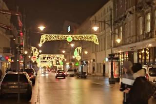 Świąteczna atmosfera w centrum Łodzi. Piotrkowska wygląda niesamowicie! [GALERIA]