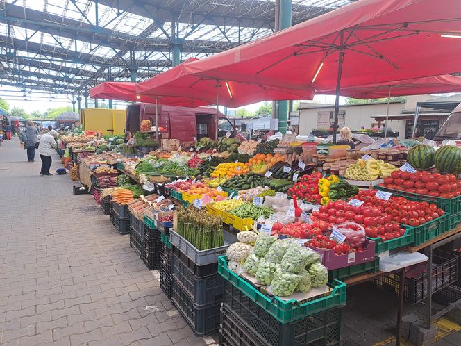 Ceny bobu na placu Imbramowskim w Krakowie